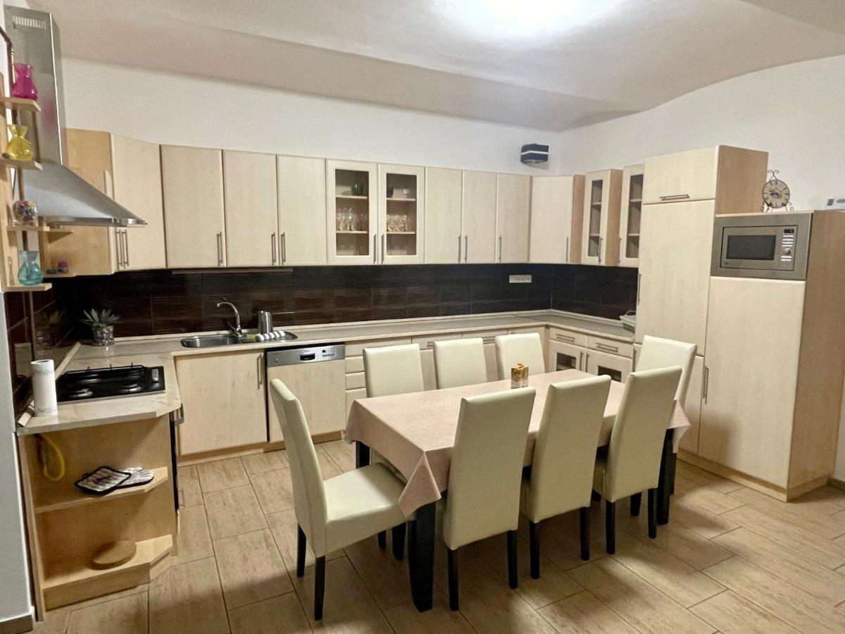 Ferienwohnung Arviz Apartman Szegedin Exterior foto